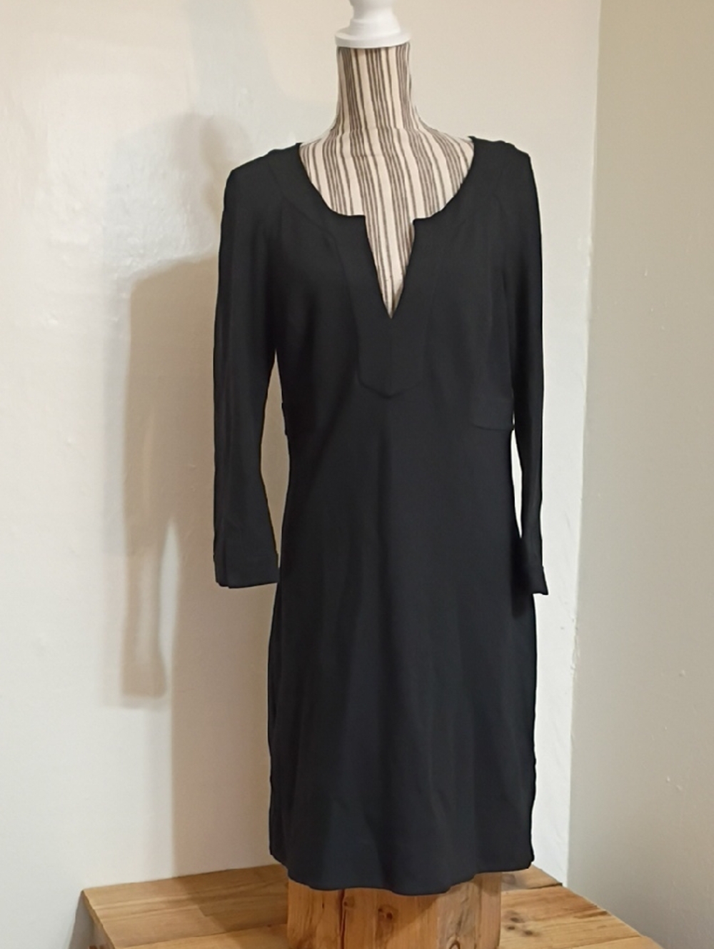 Diane Von Furstenberg Vintage Black Jersey Knit Pullover Midi Dress Size 12 or L